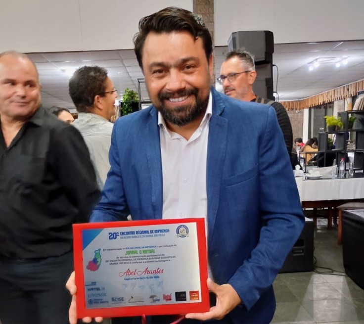 Abel Arantes e Hugo Prado são homenageados no 20º Encontro Regional de Imprensa